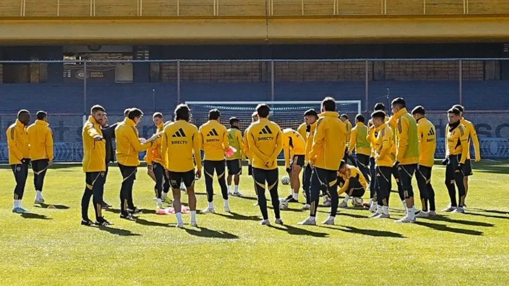 Russo, preocupado otra vez por el nivel en un entrenamiento. (Boca Oficial)
