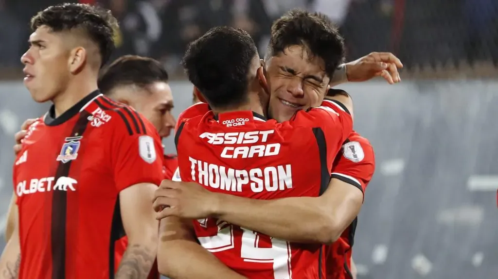 Damián Pizarro y Jordhy Thompson no jugarán el Superclásico. El 9 es el que más sufre, ya que fue convocado a la Roja. Foto: Photosport.