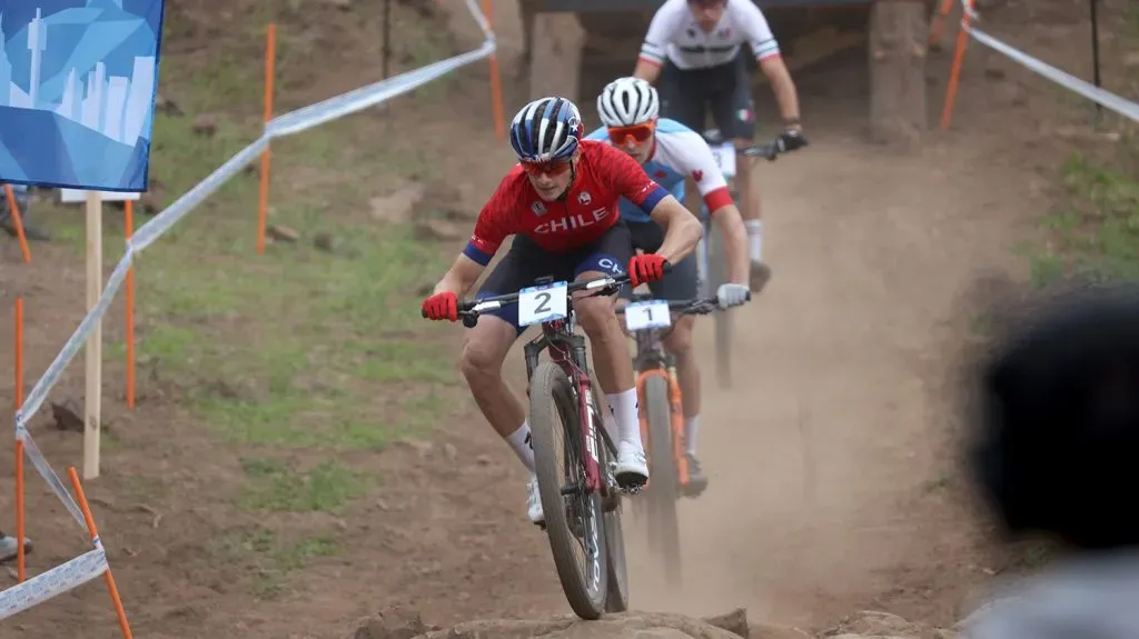 Martín Vidaurre consiguió el segundo lugar y metió a Chile en el medallero de los Juegos Panamericanos Santiago 2023. Foto: Photosport.