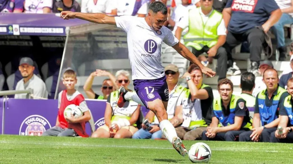 Gabriel Suazo aspira a meter al Toulouse en la próxima ronda de la UEFA Europa League. Foto: Getty Images.