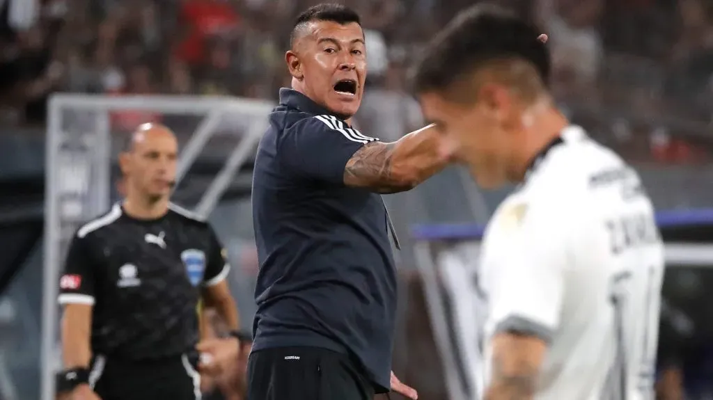 Jorge Almirón metió a Colo Colo en octavos de final de la Copa Libertadores y ahora busca refuerzos de categoría para pelear en todos los frentes. Foto: Photosport.