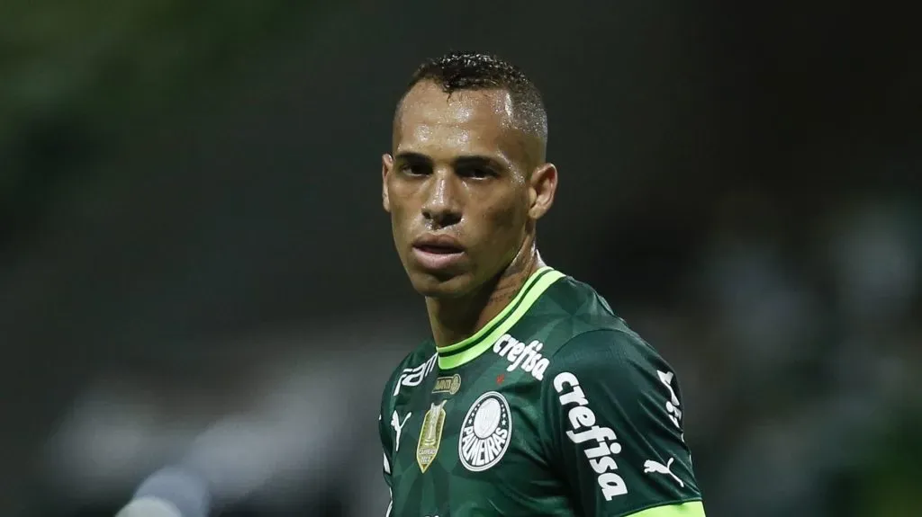 Na reta final! Palmeiras pode perder ‘queridinho’ de Abel nos próximos dias; Grêmio e mais dois de olho (Photo by Ricardo Moreira/Getty Images)