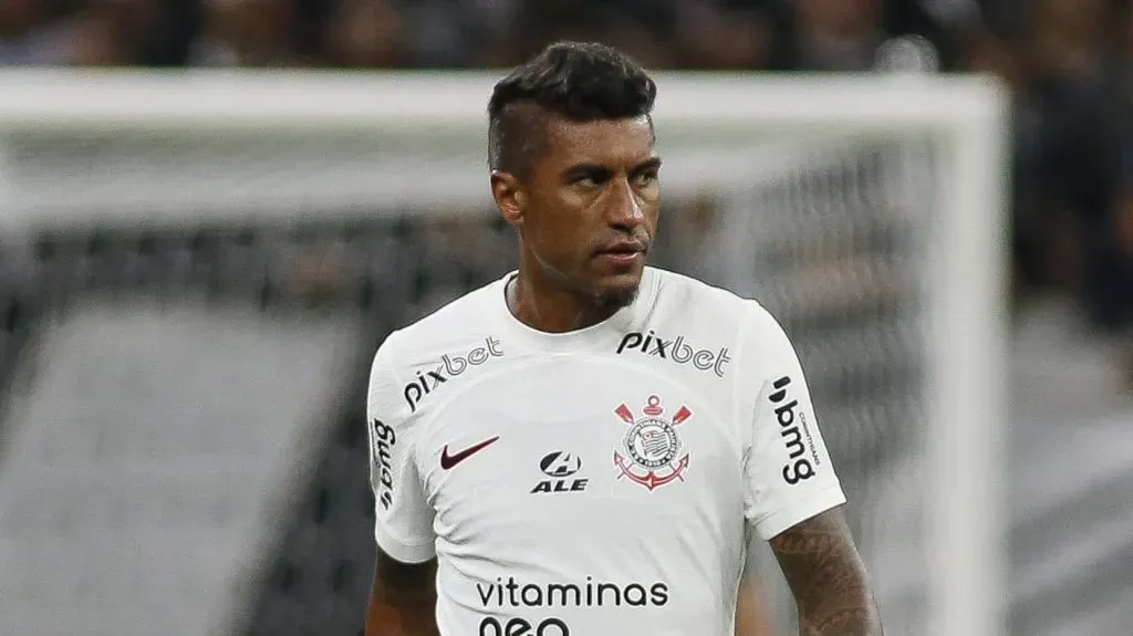 Paulinho pelo Corinthians. (Photo by Miguel Schincariol/Getty Images)