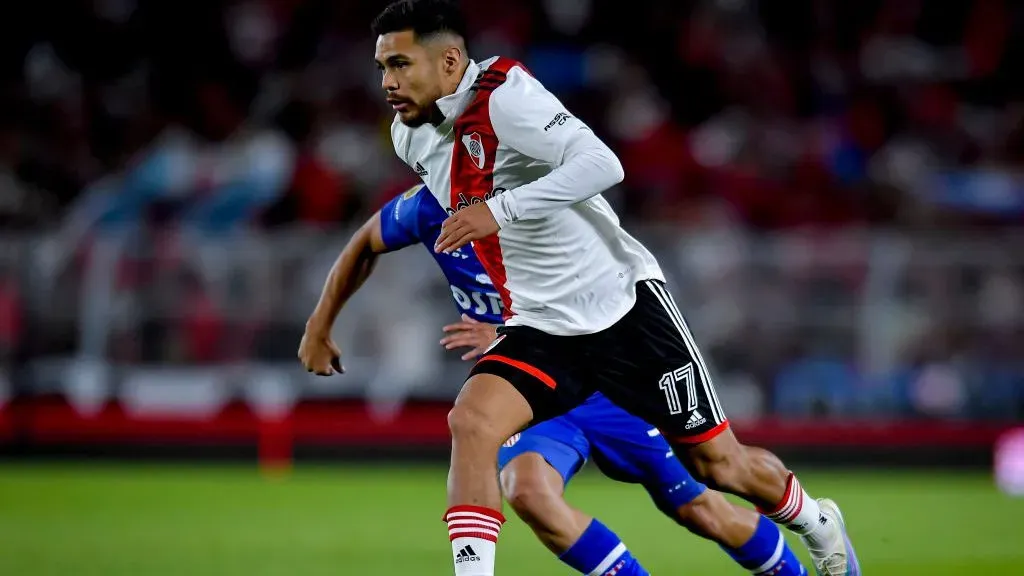 Paulo Díaz reemplazaría a Robert Rojas en el once titular. (Foto: Getty)