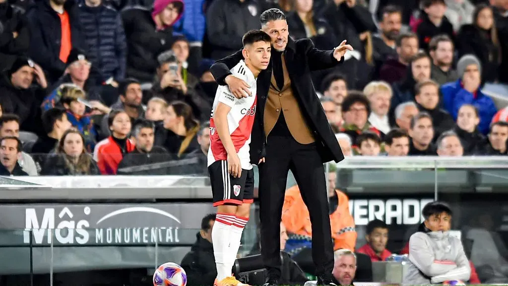 Echeverri y Demichelis antes del debut del Diablito en River. // Getty