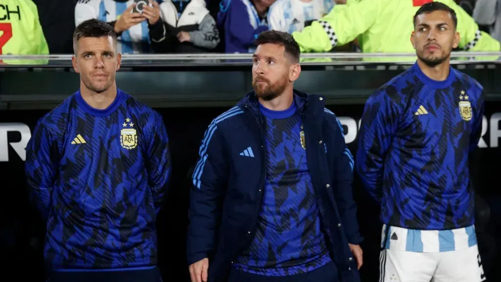 Messi debe definir si es titular o suplente ante Perú. // Getty
