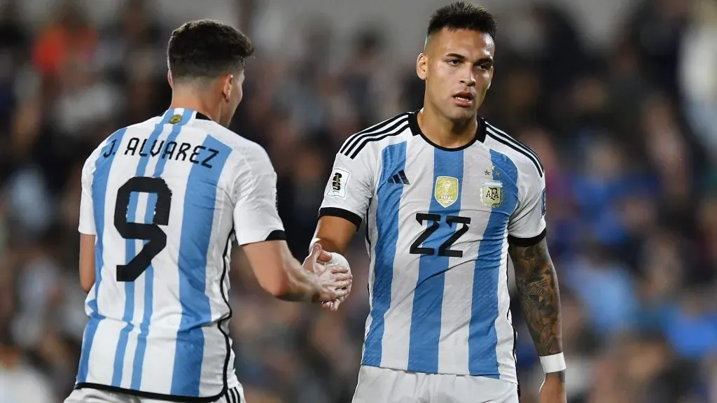 Julián Álvarez junto a Lautaro Martínez. // Getty