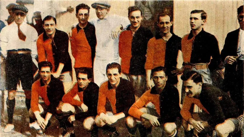 El equipo campeón de 1920, uno de los tantos títulos en la era amateur (@newells)