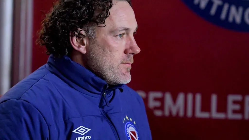 El último equipo que dirigió Gabriel Milito fue Argentinos Juniors, club al que renunció en agosto. (Getty)