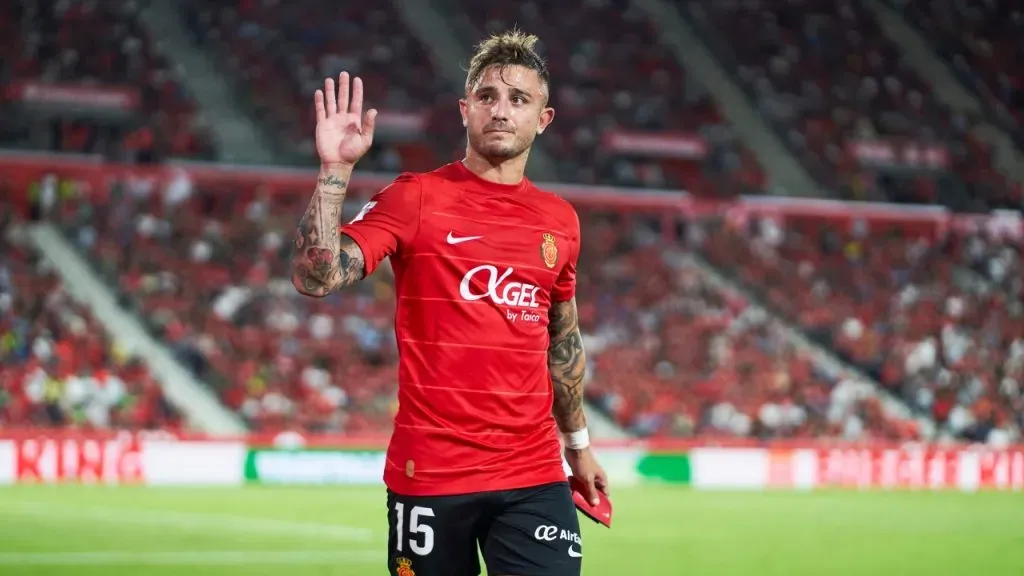 Pablo Maffeo con la camiseta de Mallorca. (Foto: Getty)