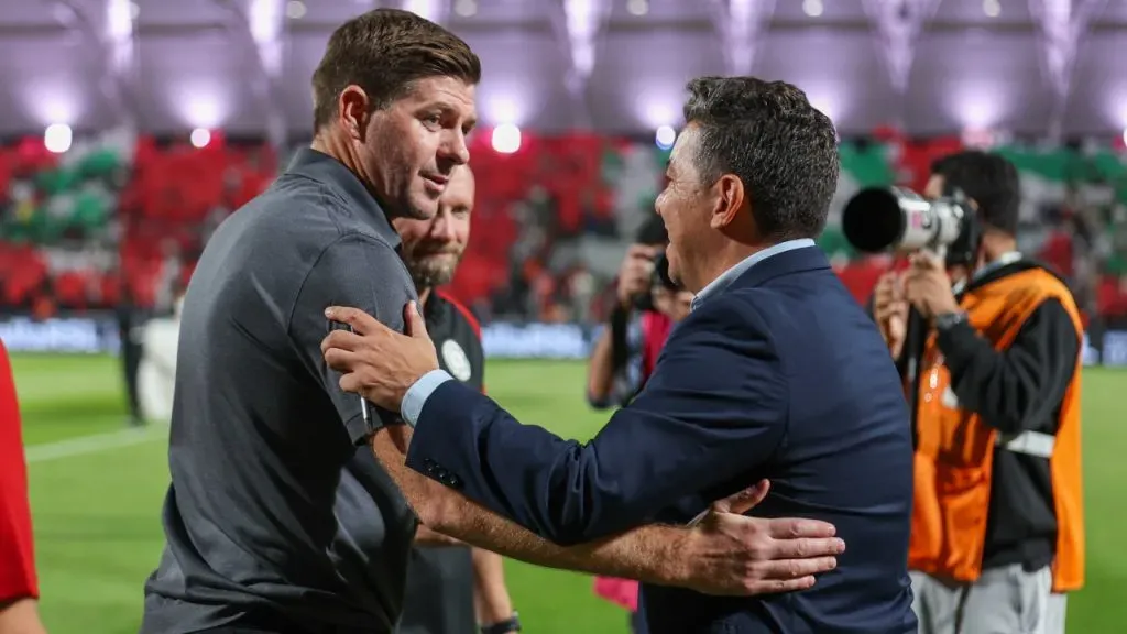 Gerrard y Gallardo, en el encuentro entre Al Ettifaq y Al Ittihad.