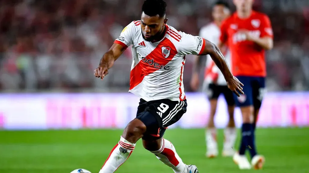 Miguel Borja durante un partido de River. (Foto: Getty)