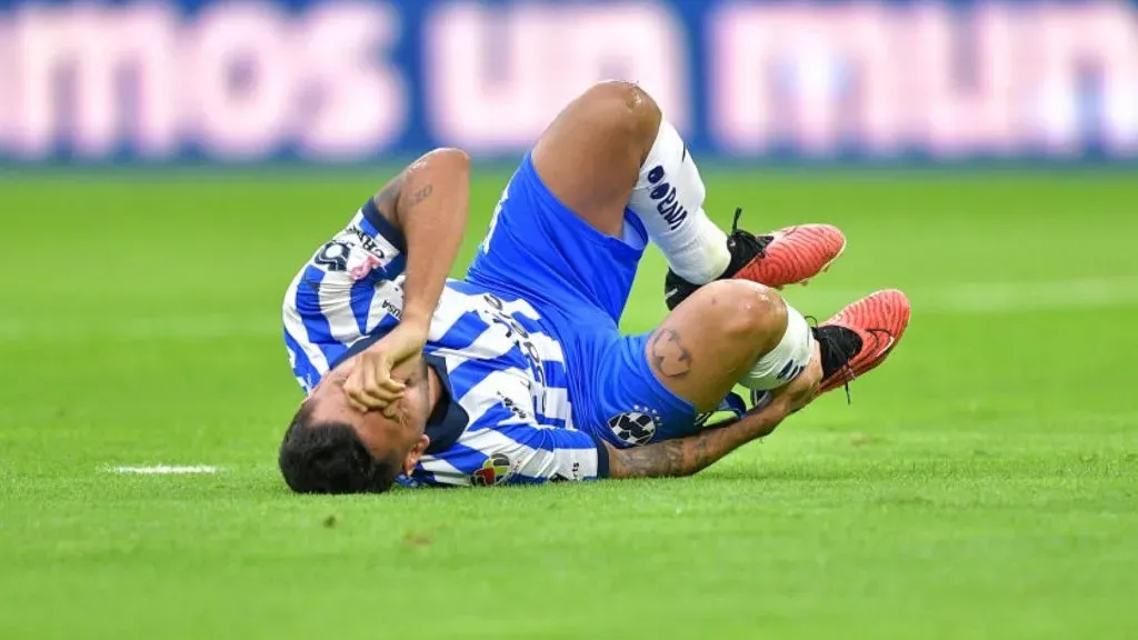 ‘Tecatito’ sufre un esguince de rodilla y será baja hasta mediados de enero.