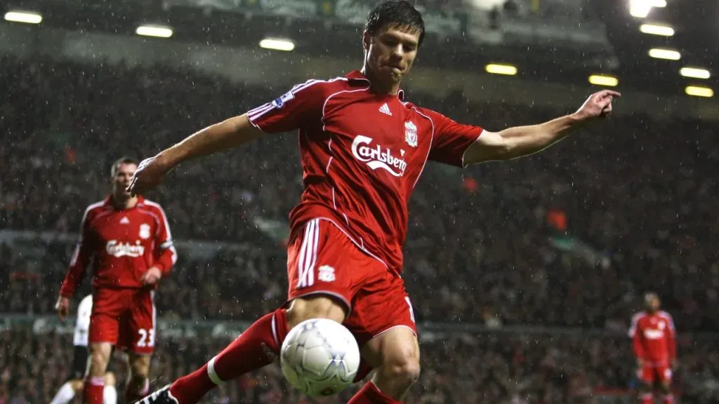Xabi Alonso fue figura del mediocampo de Liverpool entre 2004 y 2009 (Getty Images).