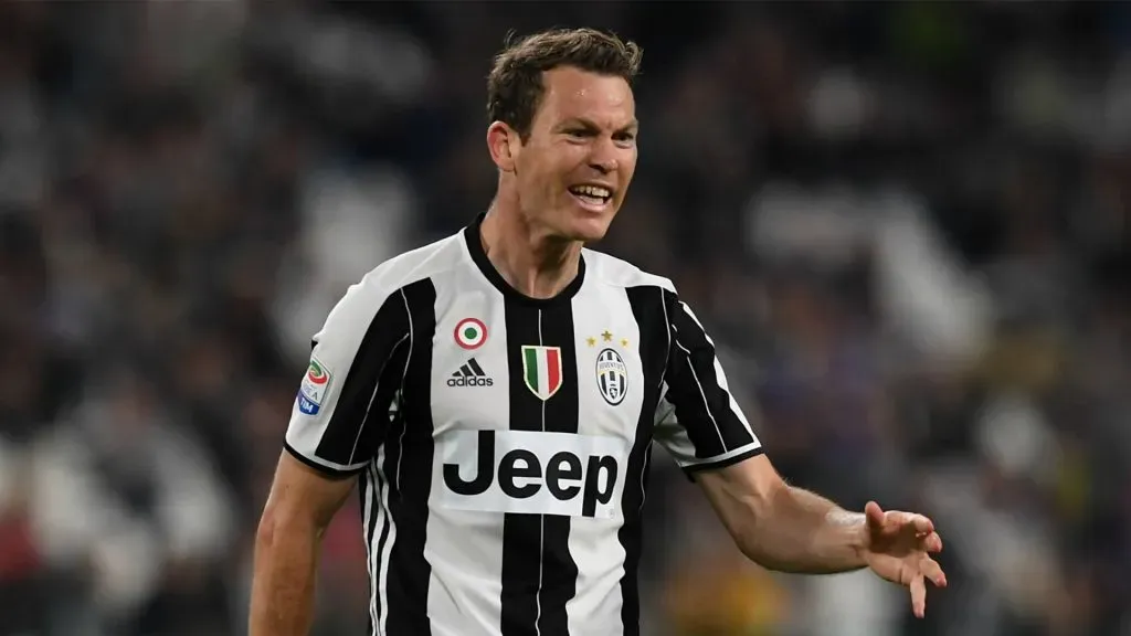 Stephan Lichtsteiner se ganó la mención de Maxi Lopez.