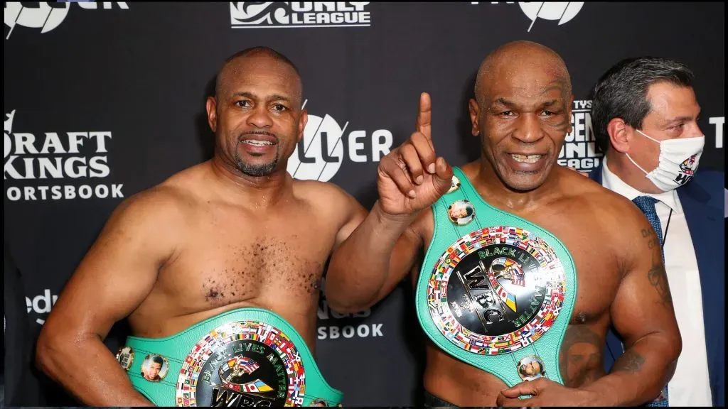 Mike Tyson y Roy Jones Jr. protagonizaron un combate de exhibición durante la pandemia.