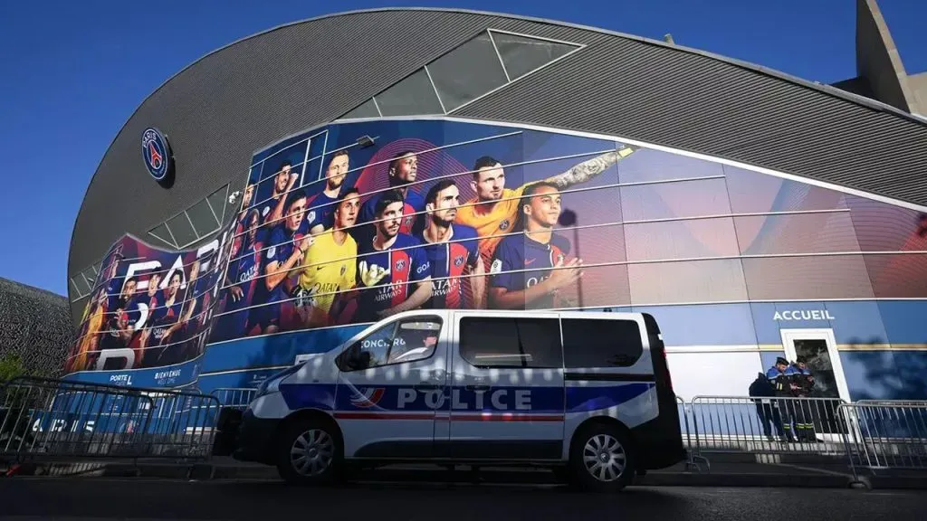 Fuerte operativo policial en la previa del PSG vs. Barcelona