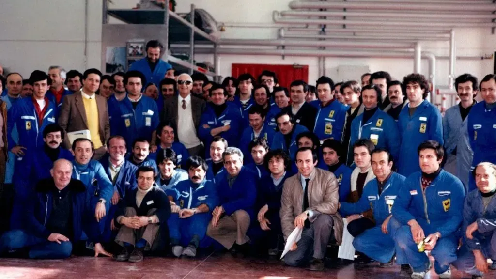 Antiguamente, los mecánicos de Ferrari vestían de azul.