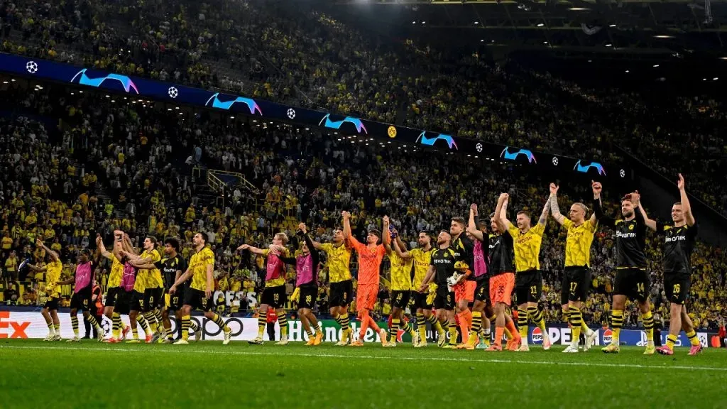 La celebración de los jugadores del Dortmund tras la victoria ante PSG.