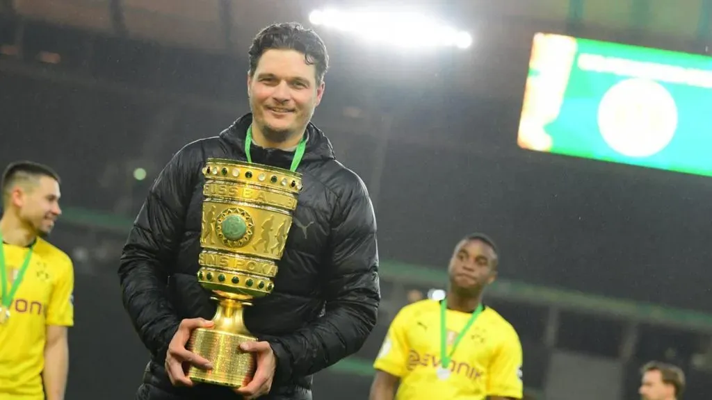 Edin Terzic llevó al Dortmund a ganar la Copa de Alemania.