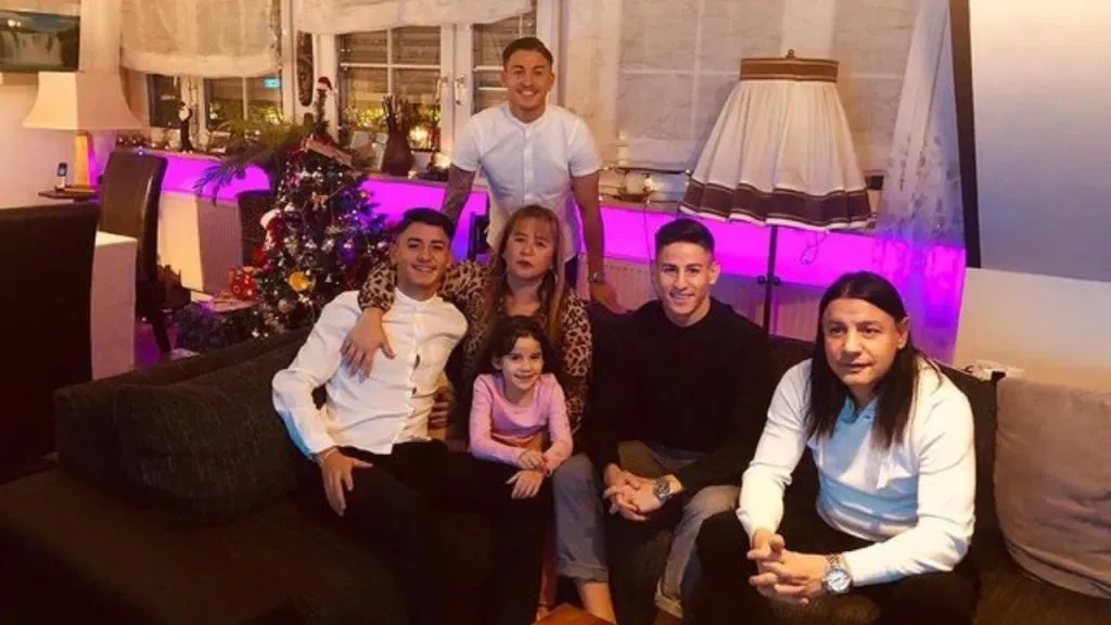 Kevin Sessa y su familia (Instagram @kevinsessa).