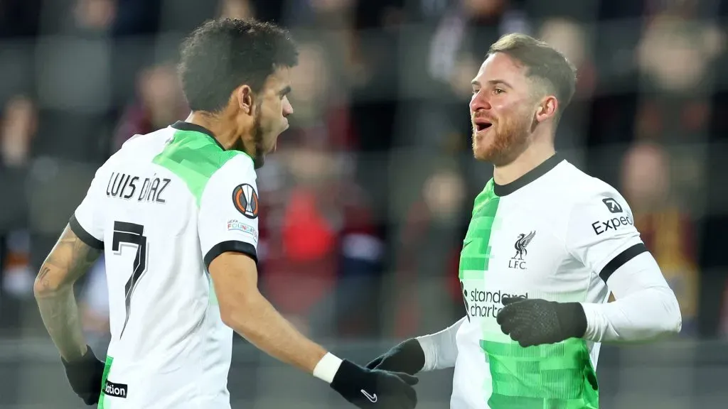 Alexis Mac Allister y Luis Díaz con el Liverpool