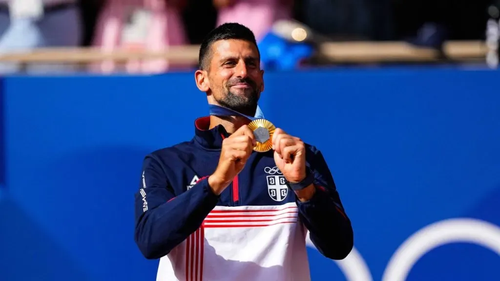 Novak Djokovic, con su medalla de oro ganada en París 2024.