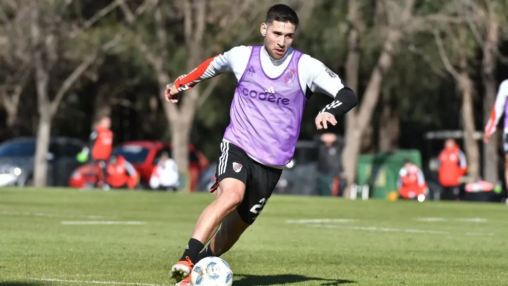 Rodrigo Villagra podría meterse en el once.