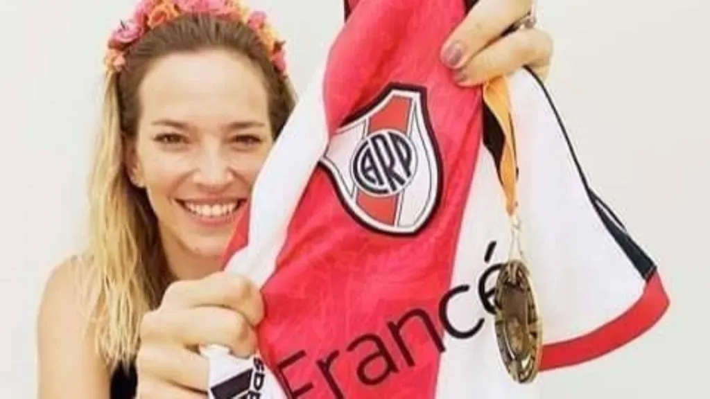 Luisana, una fanática total que sigue alentando a distancia (Instagram)