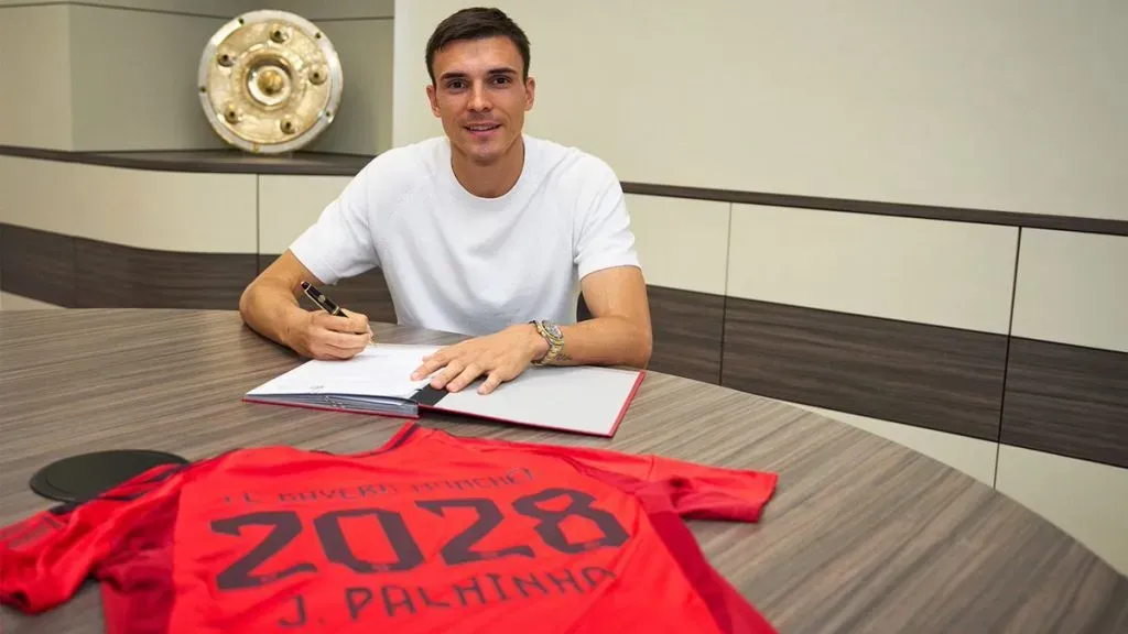 Joao Palhinha en su presentación en Bayern Munich.