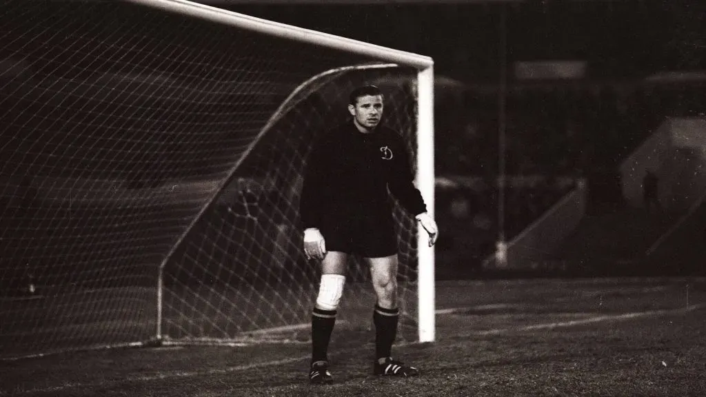 Lev Yashin defendiendo el arco del Dynamo Moscú. (Imago)