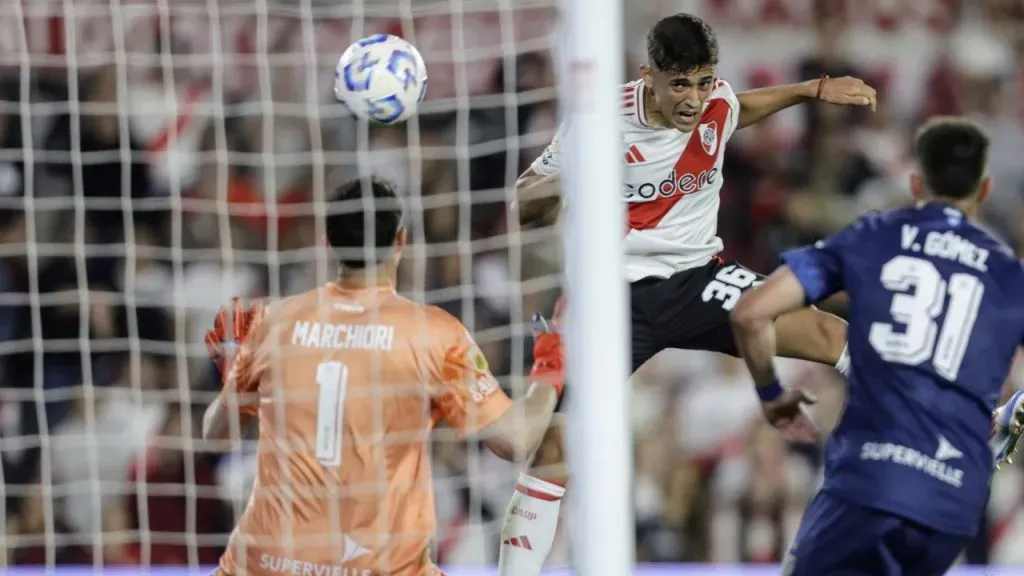 Pablo Solari le cambió la cara a River en el segundo tiempo (IMAGO / Fotobaires).