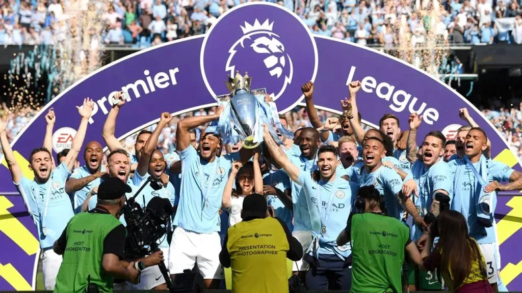 Manchester City ganó aquella liga que menciona Mourinho con 19 puntos de ventaja.