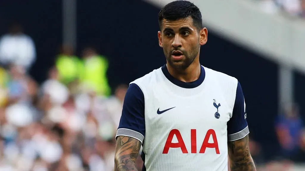 Cristian Cuti Romero con el Tottenham Hotspur