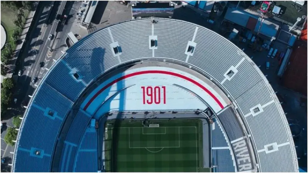 El Monumental amplió su capacidad en 2024 tras unificar las tribunas superiores.