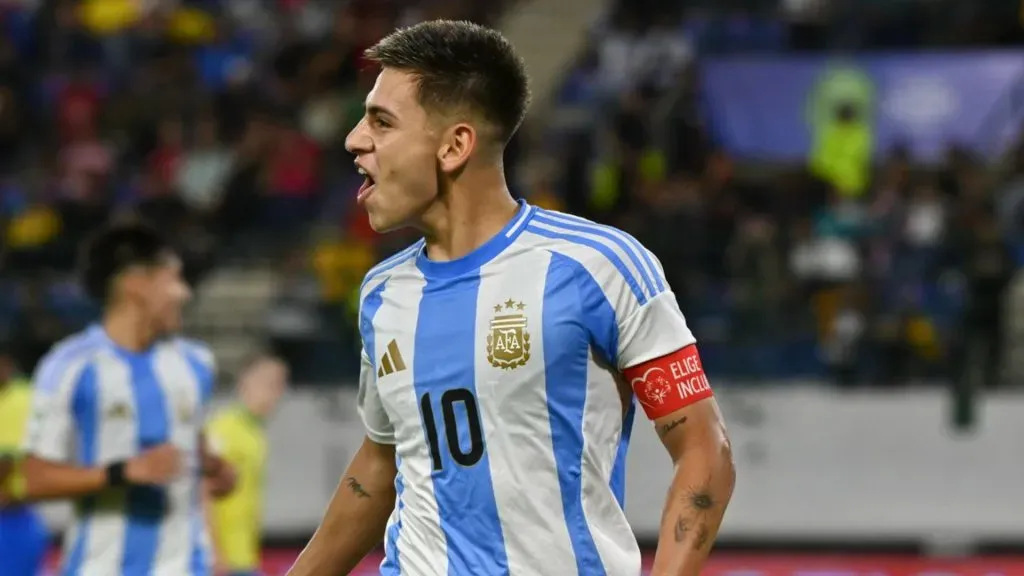 Echeverri marcó un golazo de penal para Argentina. (Foto: Selección Argentina)
