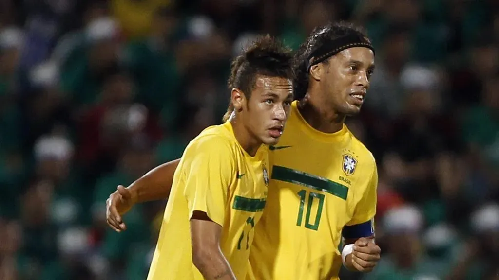 Ronaldinho espera por el regreso de Neymar a la Selección de Brasil.