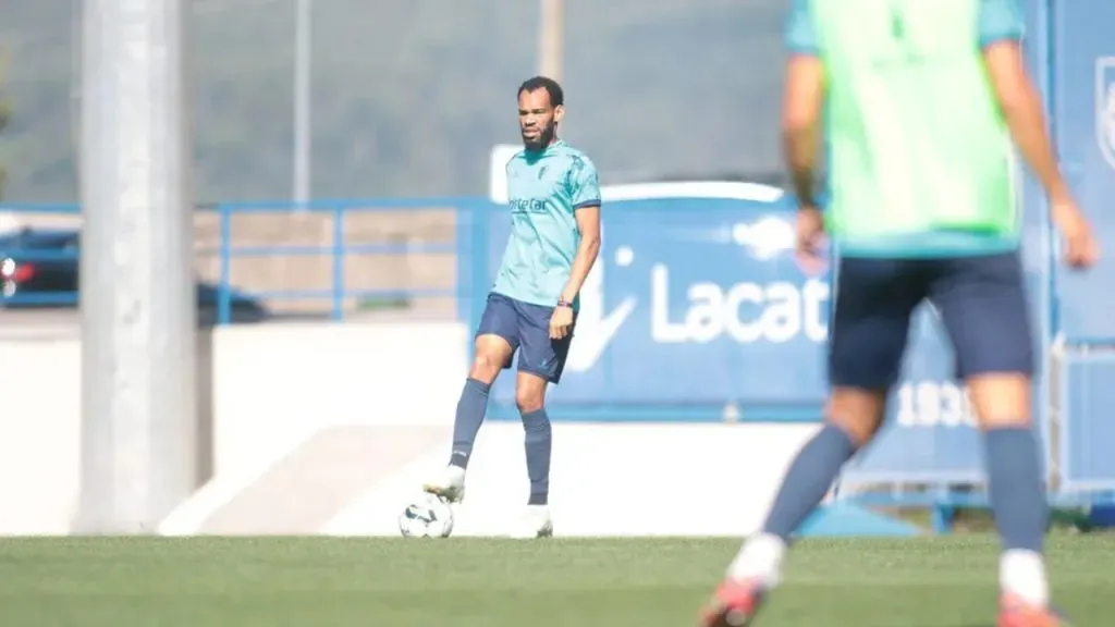 Foto: FC Vizela/Divulgação – Anderson Jesus: zagueiro foi descartado pelo Coxa