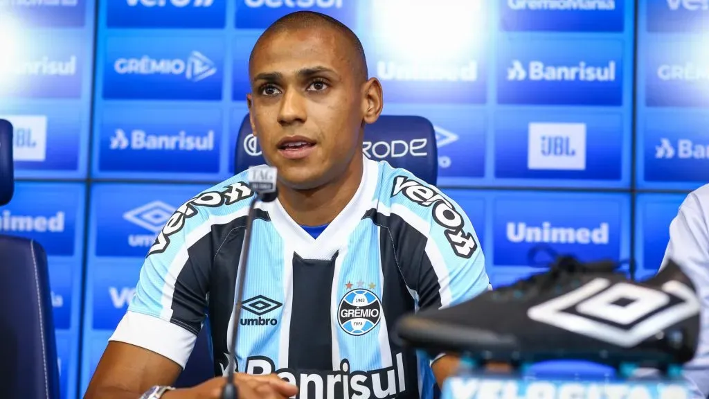 Imagem: Lucas Uebel/Grêmio/Divulgação – Bruno Alves: zagueiro deixou de lado críticas ao Grêmio