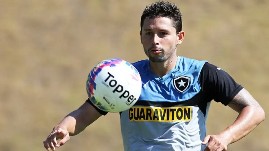 Foto: Vítor Silva – Elvis em treino quando jogava pelo Botafogo