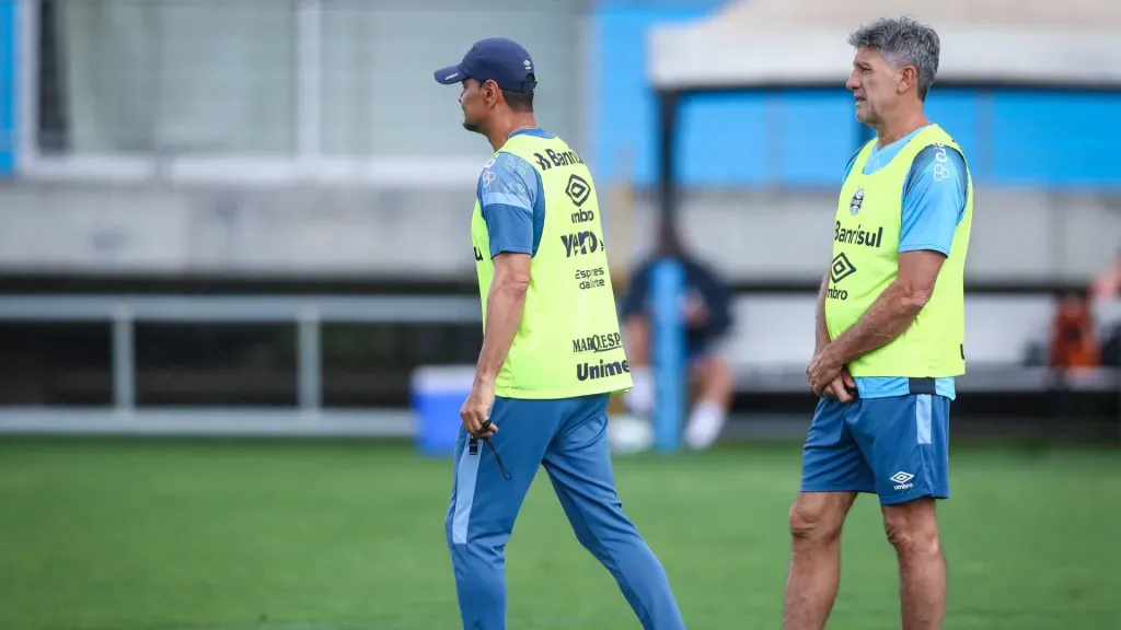 Foto: Lucas Uebel/Grêmio/Divulgalção – Renato Portaluppi durante treino do Grêmio