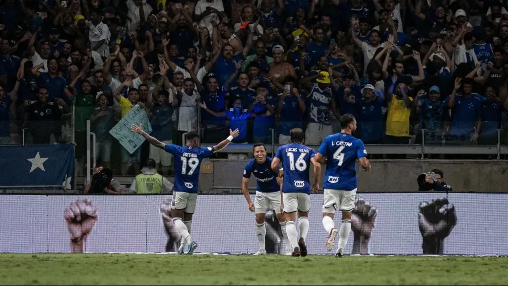 Foto: Fernando Moreno/AGIF – Cruzeiro vive temporada de altos e baixos