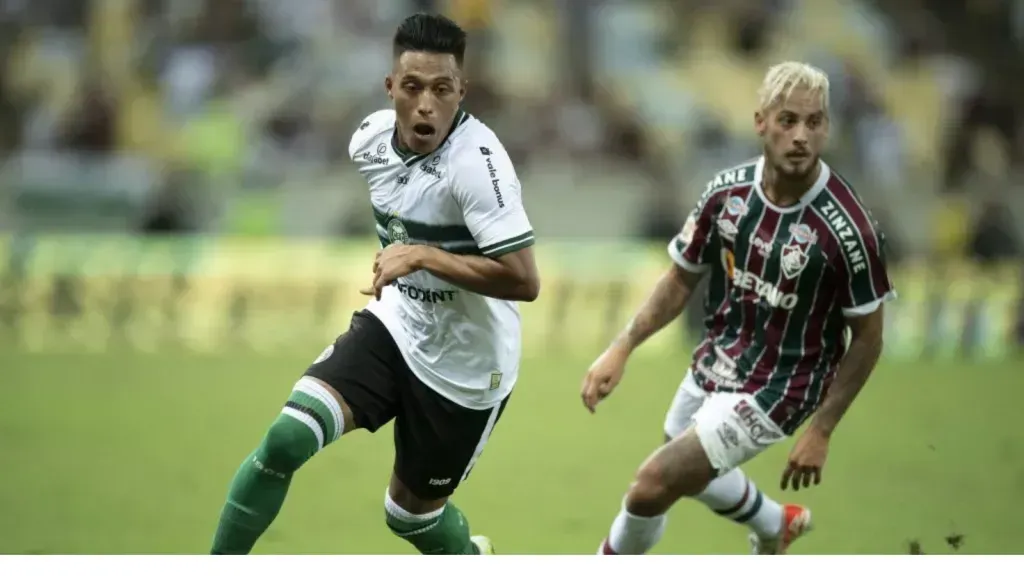 Foto: Jorge Rodrigues/AGIF – Coritiba foi rebaixado após derrota para o Fluminense neste sábado (26)