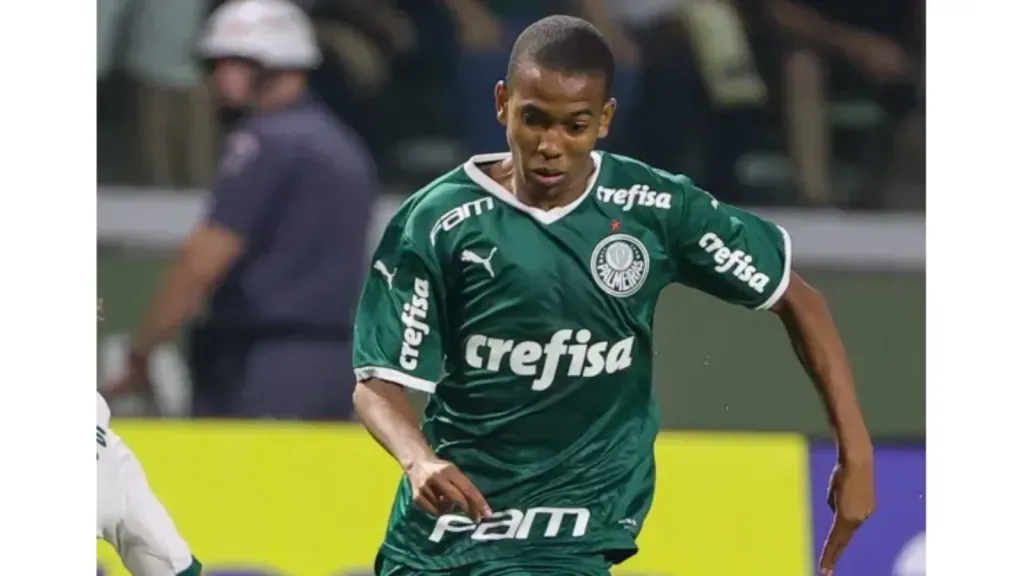 Foto: Fabio Menotti/Palmeiras – Estêvão em ação pelo Palmeiras