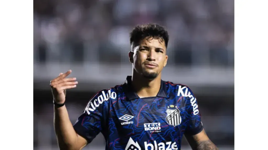 Foto: Abner Dourado/AGIF – Marcos Leonardo em jogo pelo Santos