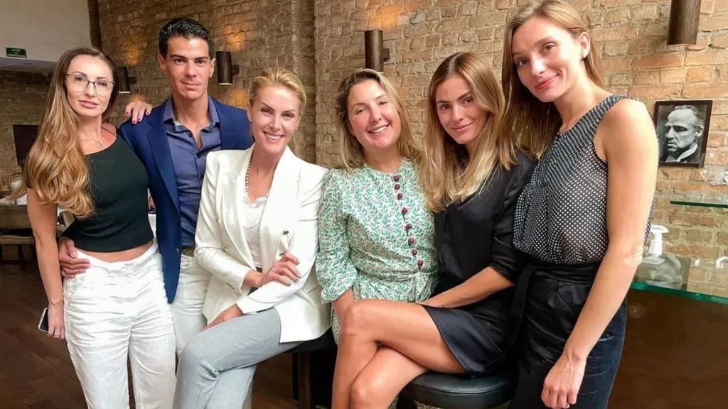 Ana Hickmann e a nova equipe – Foto: Instagram Ana Hickmann