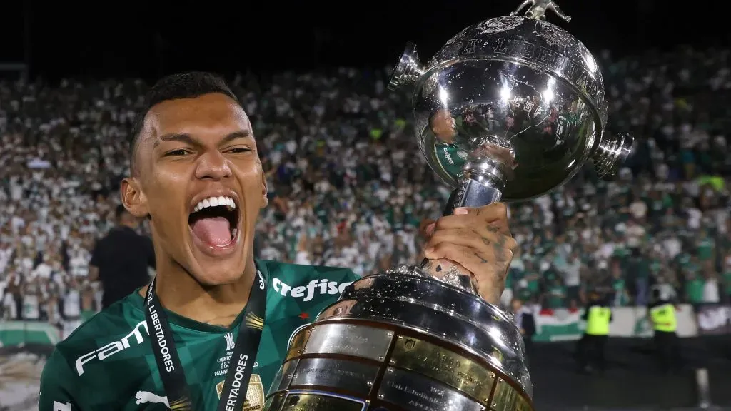 Gabriel Veron, ex-Palmeiras, pode retornar ao Brasil em 2024 para atuar em rival – Foto: Buda Mendes/Getty Images