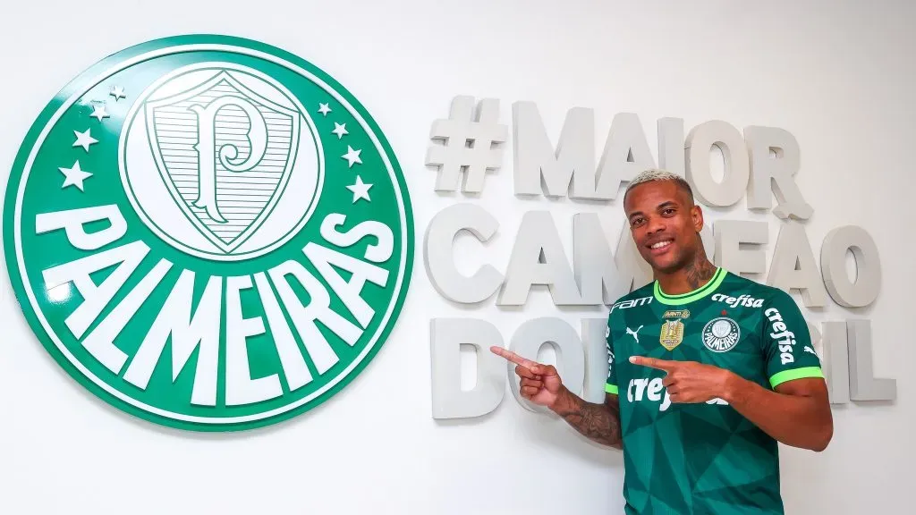 Apresentação do lateral Caio Paulista, na Academia de Futebol do Palmeiras, em São Paulo-SP. Foto: Fabio Menotti/Palmeiras/by Canon