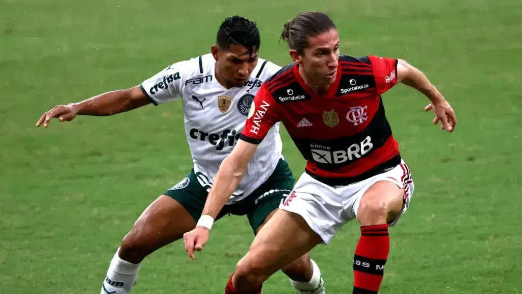 Filipe Luís em ação pelo Flamengo – Foto: Buda Mendes/Getty Imagens