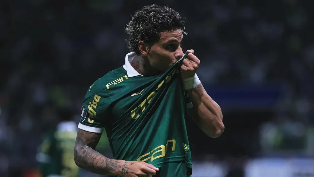 Richard Ríos tem contrato vigente no Palmeiras até dezembro de 2026 e desperta interesse de clubes da Europa – Foto: Ettore Chiereguini/AGIF